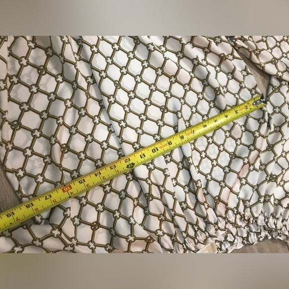 Michael Kors Gold and White Signature chain Fabric Blouse size Medium - Picture 6 of 9